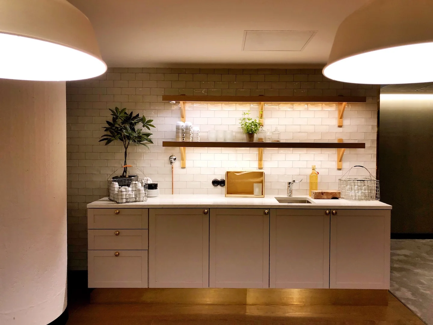 Kitchen Designer vs. Contractor vs. Architect: Making the Right Choice for Your Kitchen Remodel